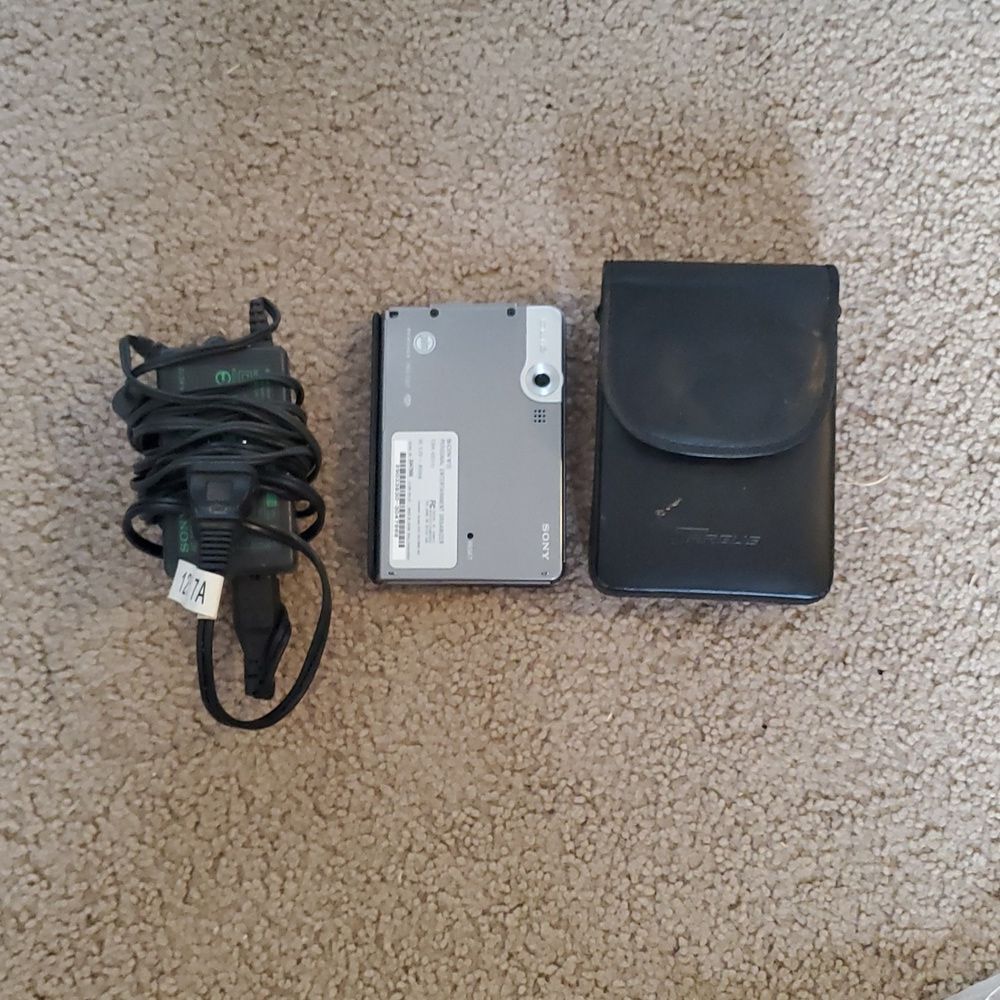 Sony Palm-Powered Digital Camera with Charger – Fully Functional